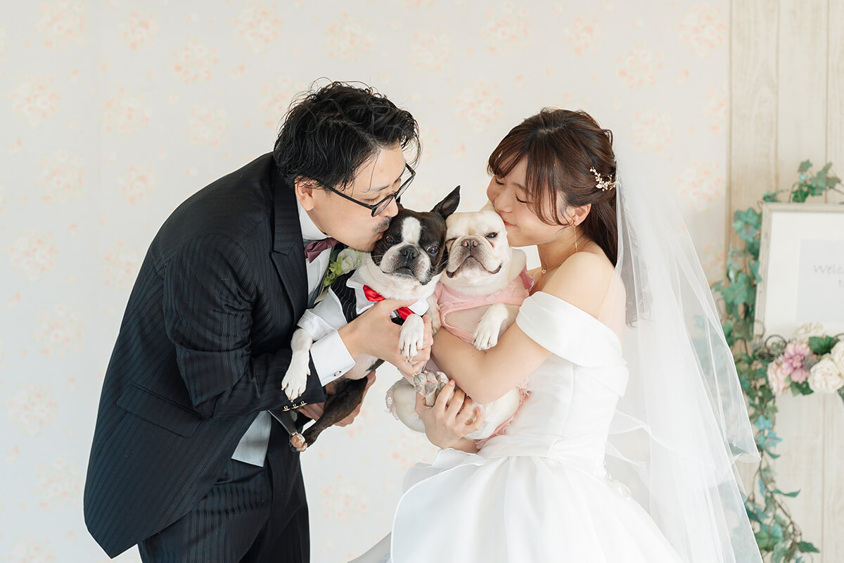 愛犬と誓いのキス