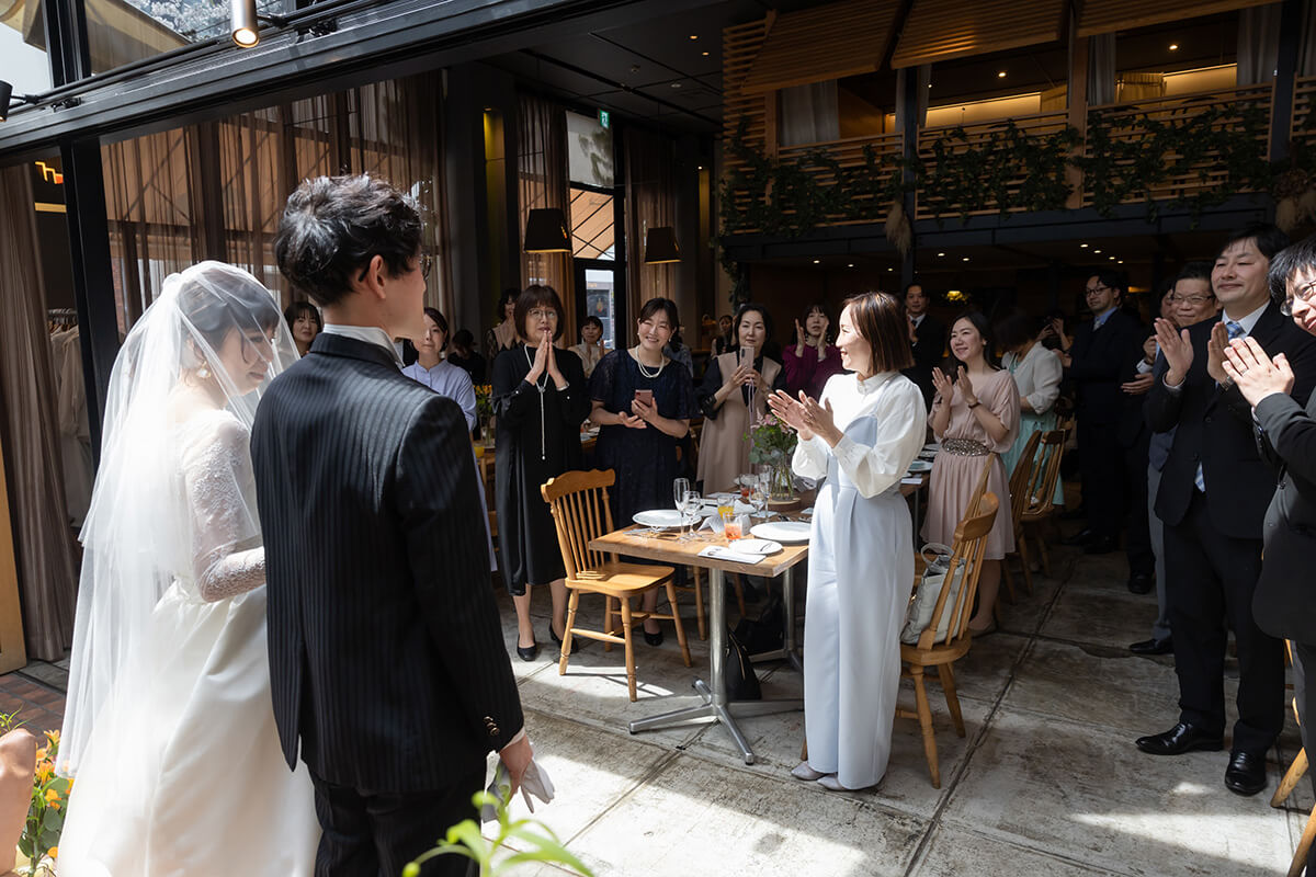 挙式シーン