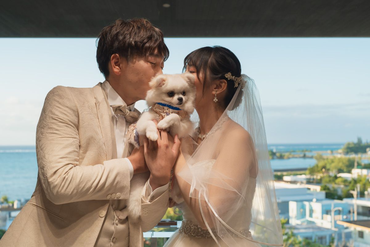チャペルでペット婚・ファミリーキス