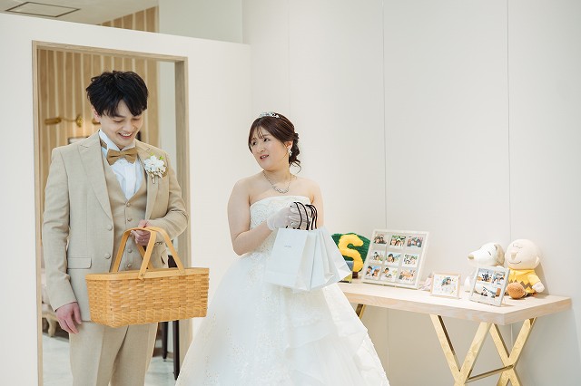 小さな結婚式松山店　お見送りギフトをご用意してゲストをお見送り