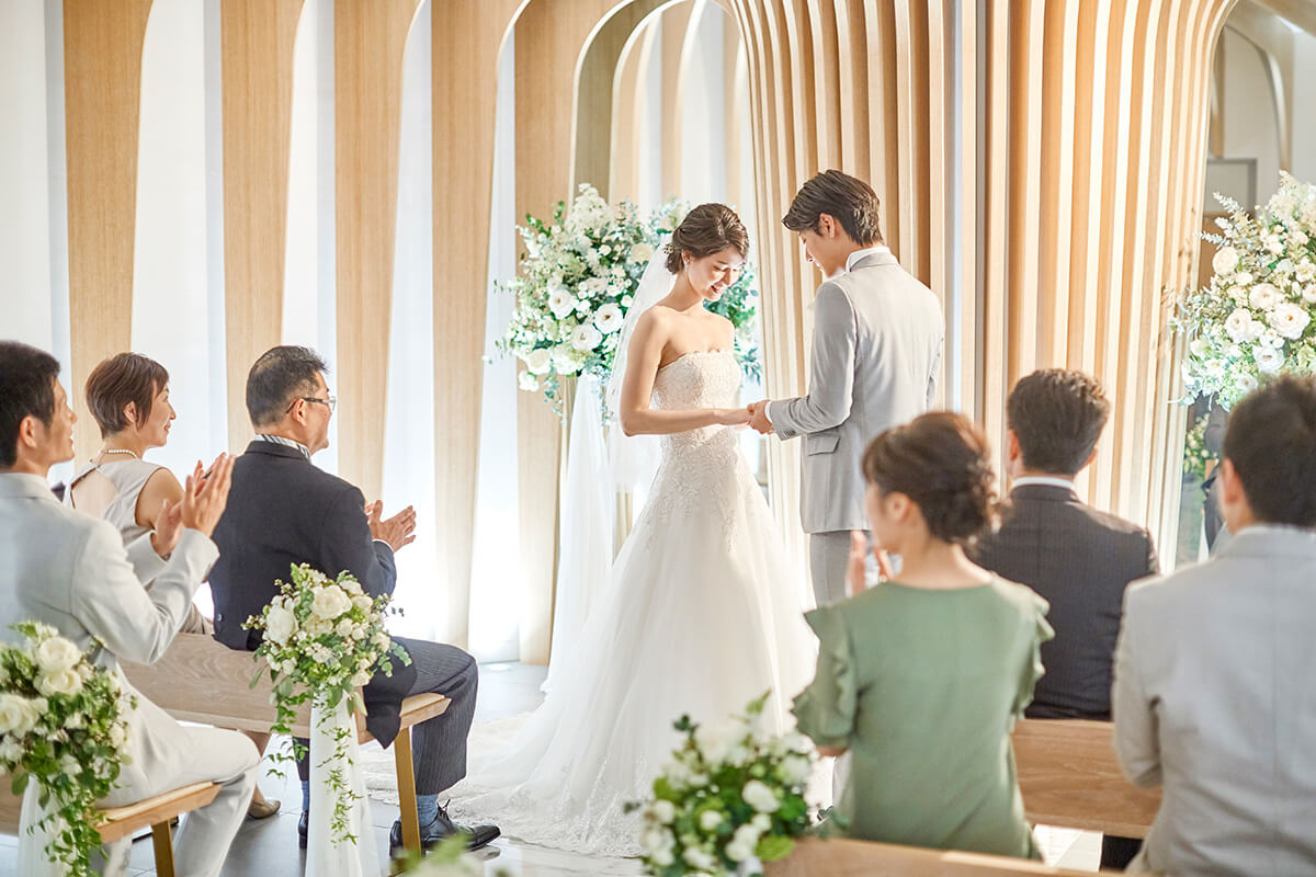 チャペルで指輪交換