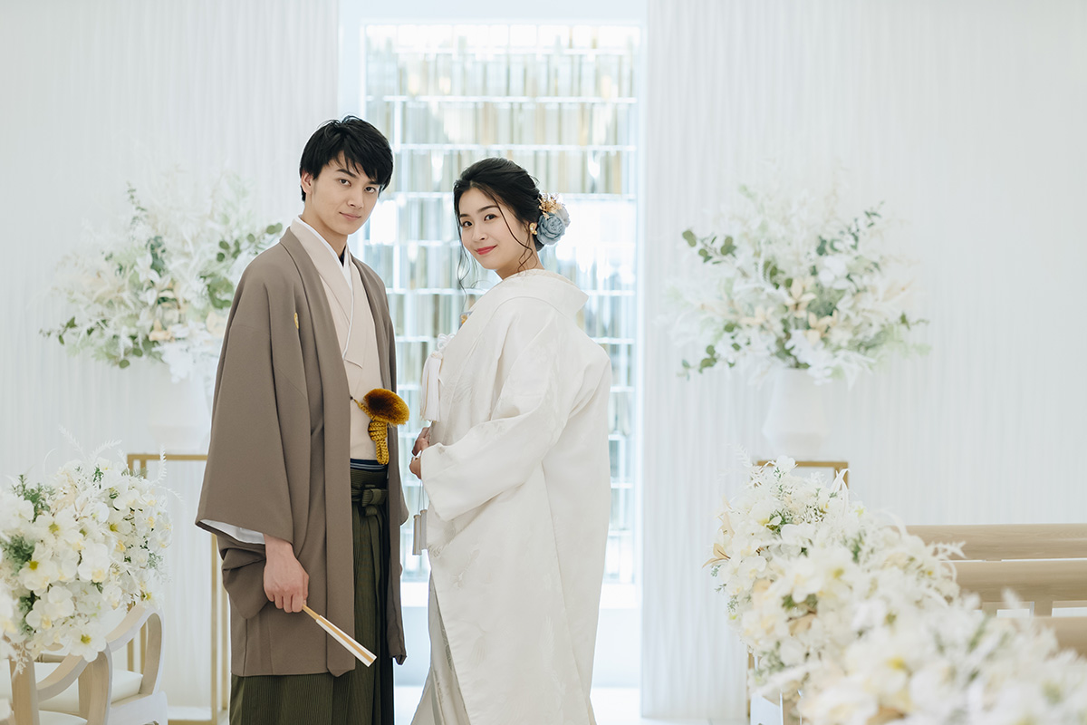 和装衣装もホワイトのチャペルにぴったり