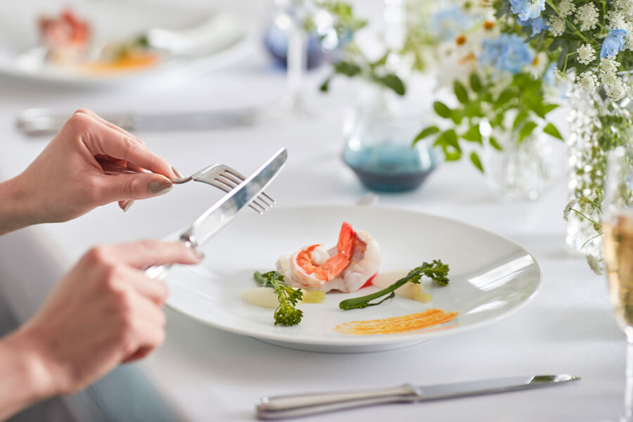 挙式＋気軽にハーフコース会食6名様プラン