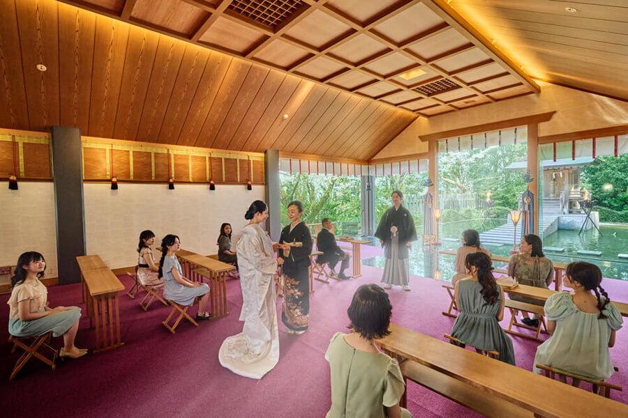 神殿挙式＋食事会6名様プラン