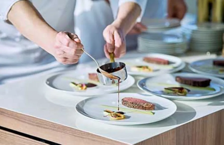 【挙式+会食10名様】撮影+衣装選びたい放題付きPLAN