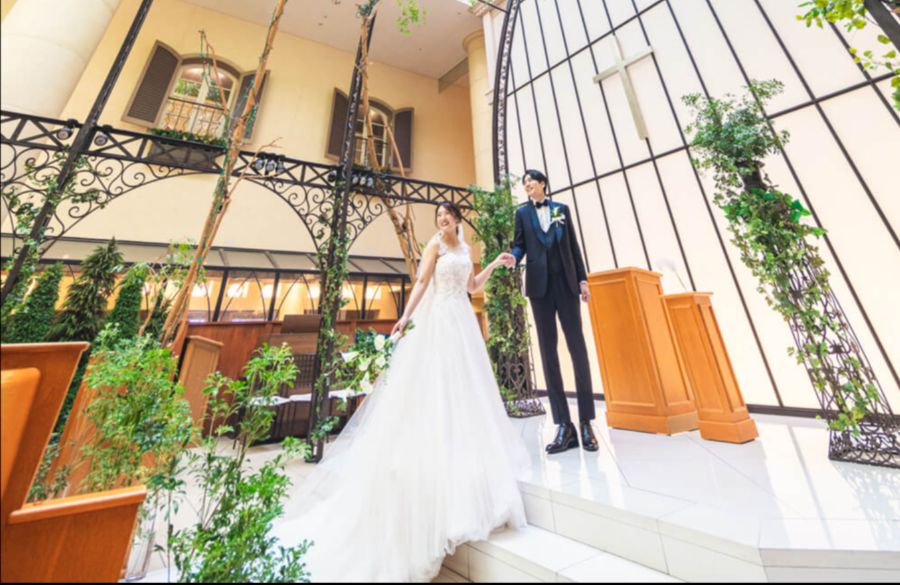 挙式＋会食＋1点目衣装選び放題プラン♪