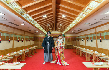 伝統的な和装神前式！