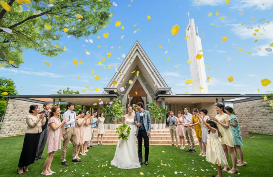 挙式＋会食＋1点目衣装選び放題プラン♪