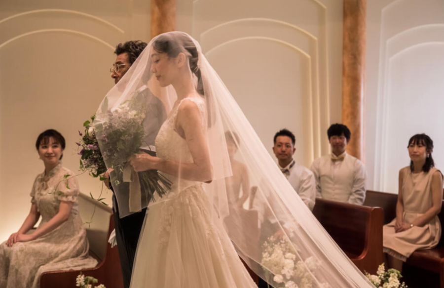 挙式＋会食＋1点目衣装選び放題プラン♪