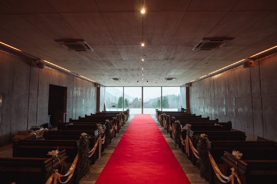 ■大山の雄大な自然を一望する美しいチャペル、四季を感じながら開放感あふれる特別なひとときを過ごせます