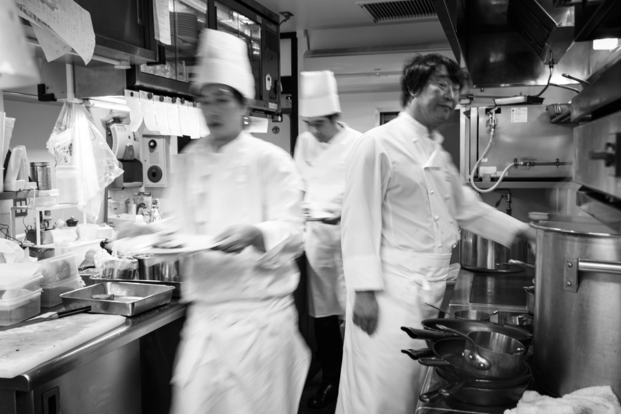 本場フランスはシャンパーニュ地方ランス・ボワイエ（三ツ星）にて修行を積んだ柳館シェフが1997年にオープン。本質をとことん追求した大人のためのフレンチです。