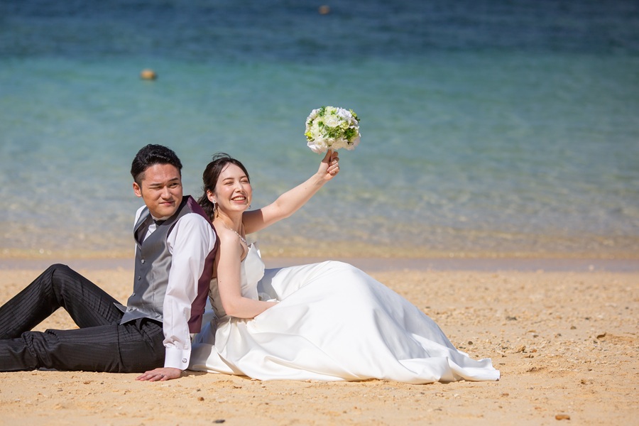 『自由に、手軽に、私たちらしく』6名様から160名様まで、人数に合わせて最適な会食会場をご提案。衣装やグッズの持ち込みも自由で、おふたりのこだわりを形にできます。会費制にも対応しており、ご予算に合わせて賢く、自分たちらしい結婚式が叶います。