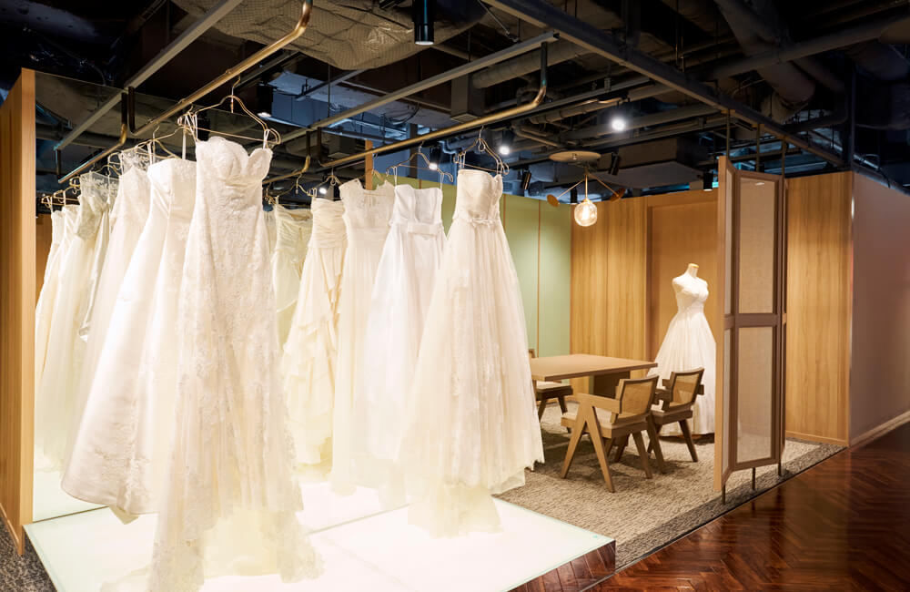 ウェディングドレスのディスプレイ