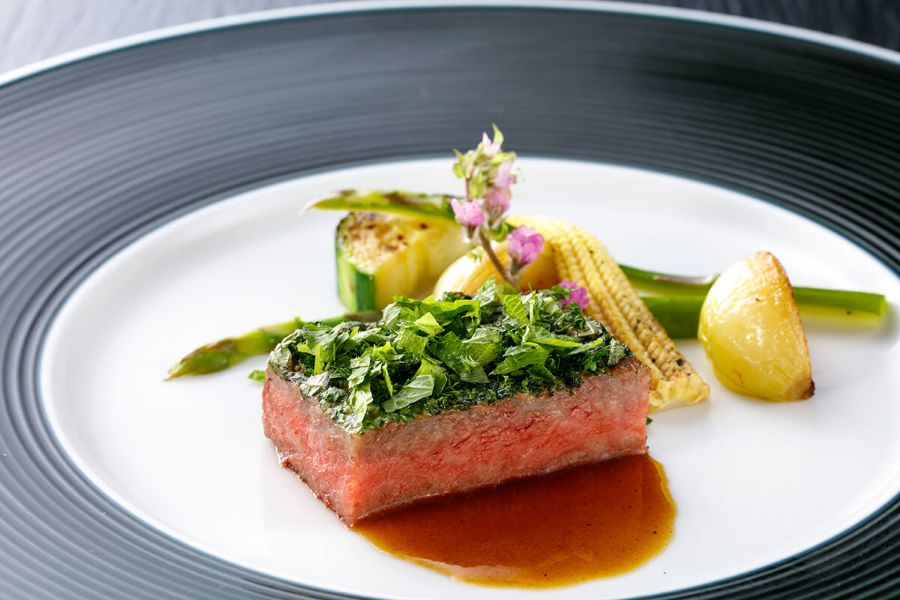 東北の厳選食材を使い、開業以来受け継がれる技術でつくる料理は多くのゲストを魅了。