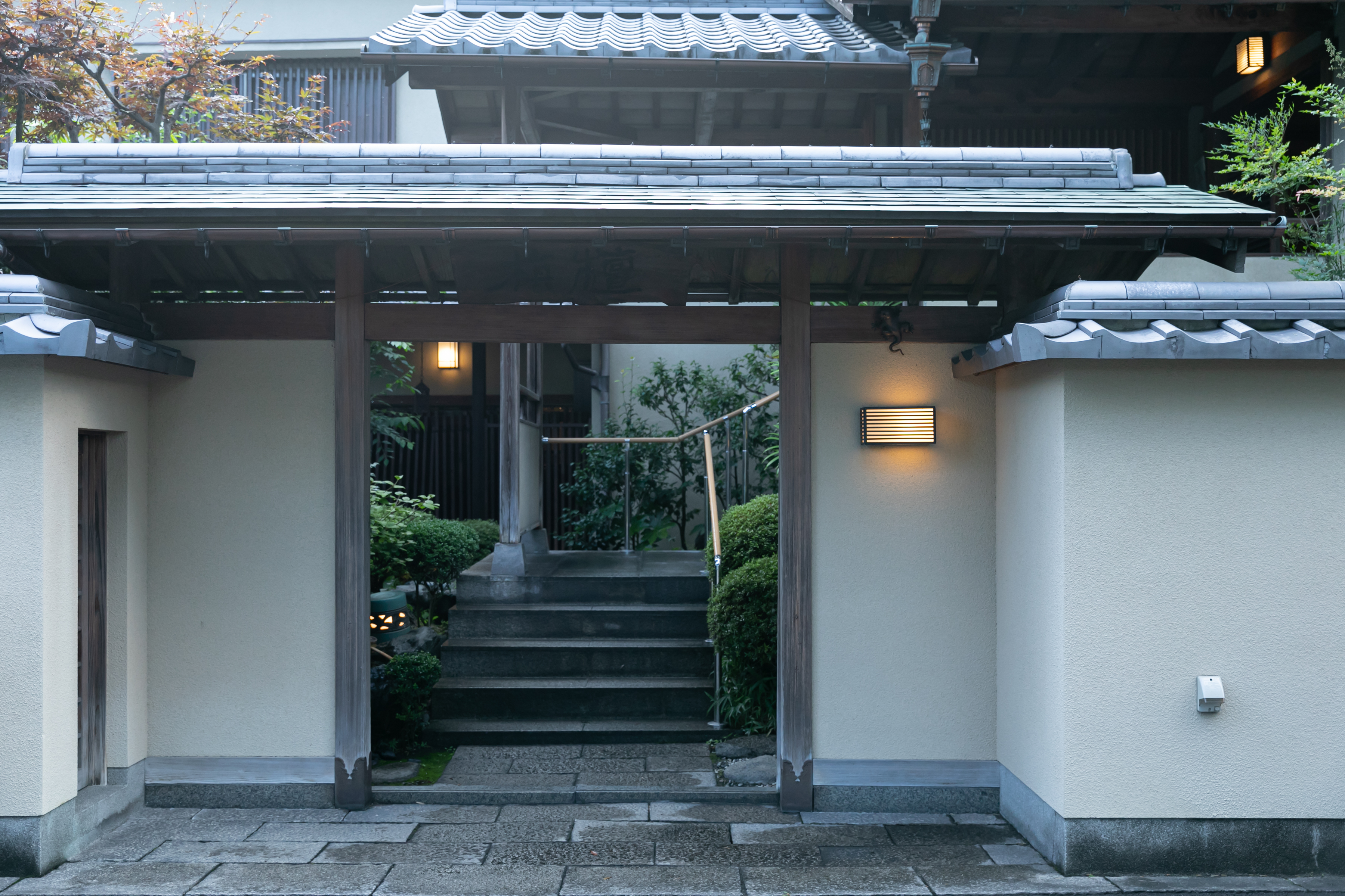 お着物が映える素敵空間でアットホームな会食会が叶います！