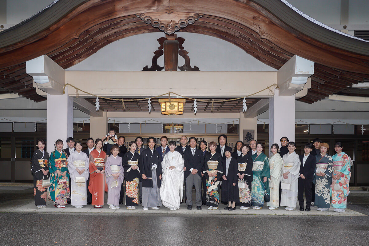 全国三千余社の白山神社の総本宮で厳かな挙式