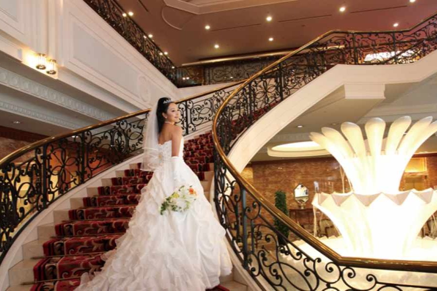 大型螺旋階段でのフォトスポットも充実