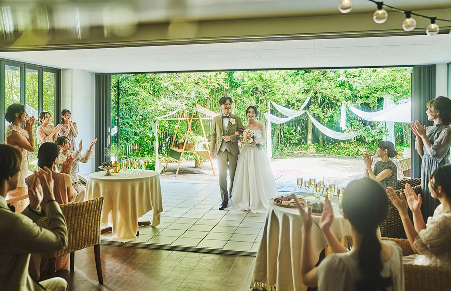 ■一日一組貸切の緑溢れるリゾート空間で過ごす邸宅ウェディング！緑豊かな広大な敷地に佇む邸宅を「一日一組貸切」だから、 邸宅の使い方も、時間の使い方も思うがまま