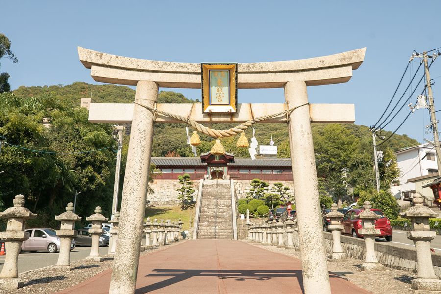 原爆にも耐えた“被爆建物”が残る歴史的神社