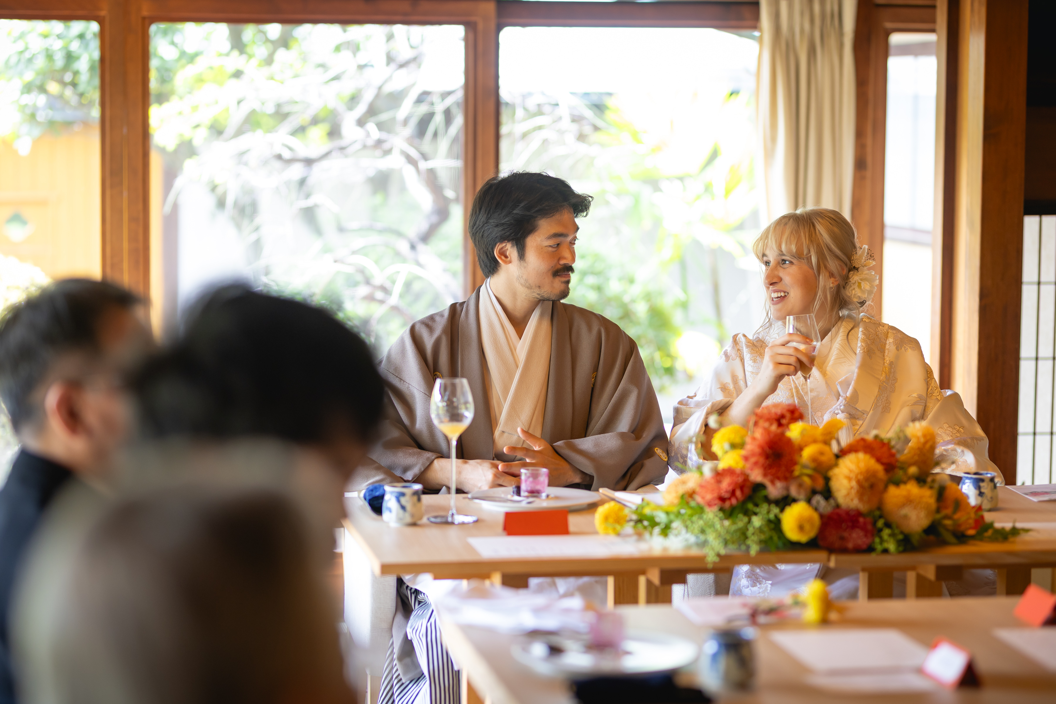 ご家族や親しい友人と、周りを気にせずくつろげる個室空間で会話と食事を楽しめます。