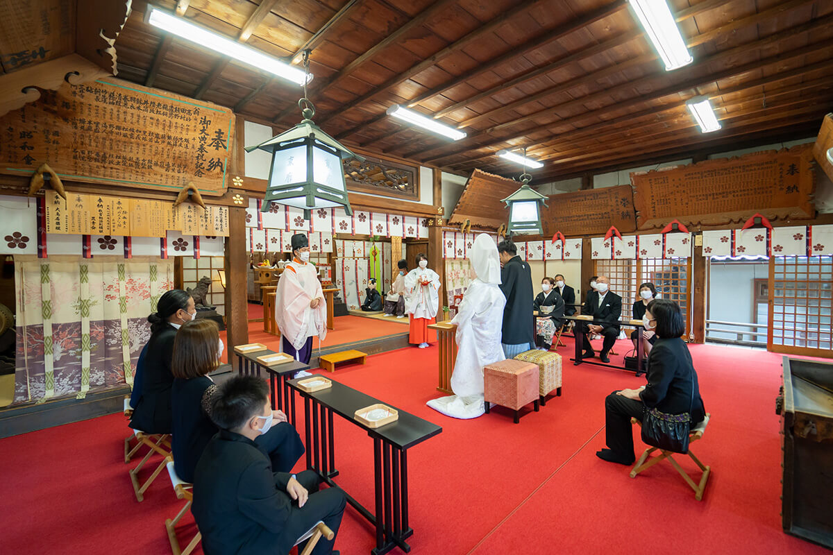 家族や親しい方だけで行うアットホームな結婚式がおすすめ。ゆったりとした親族控室も完備