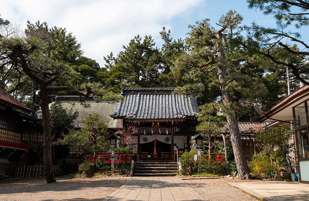 寄居諏訪神社