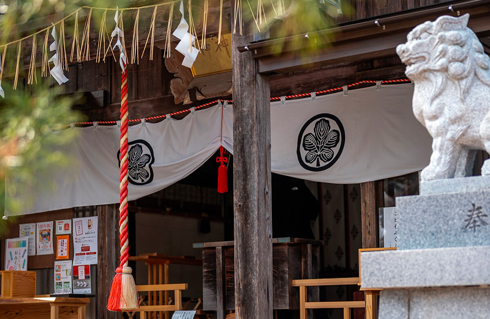 寄居諏訪神社