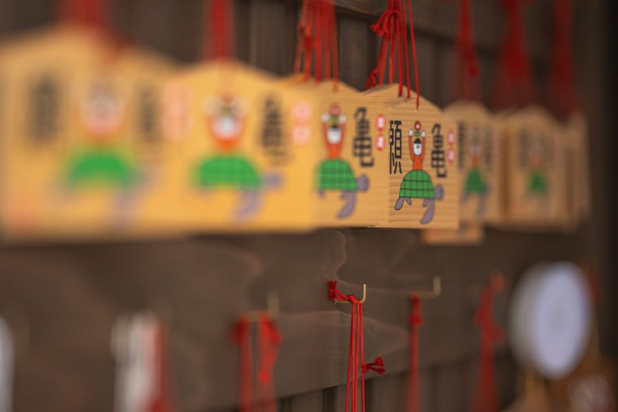 カラフル御朱印＆月イチ市でにぎわう神社