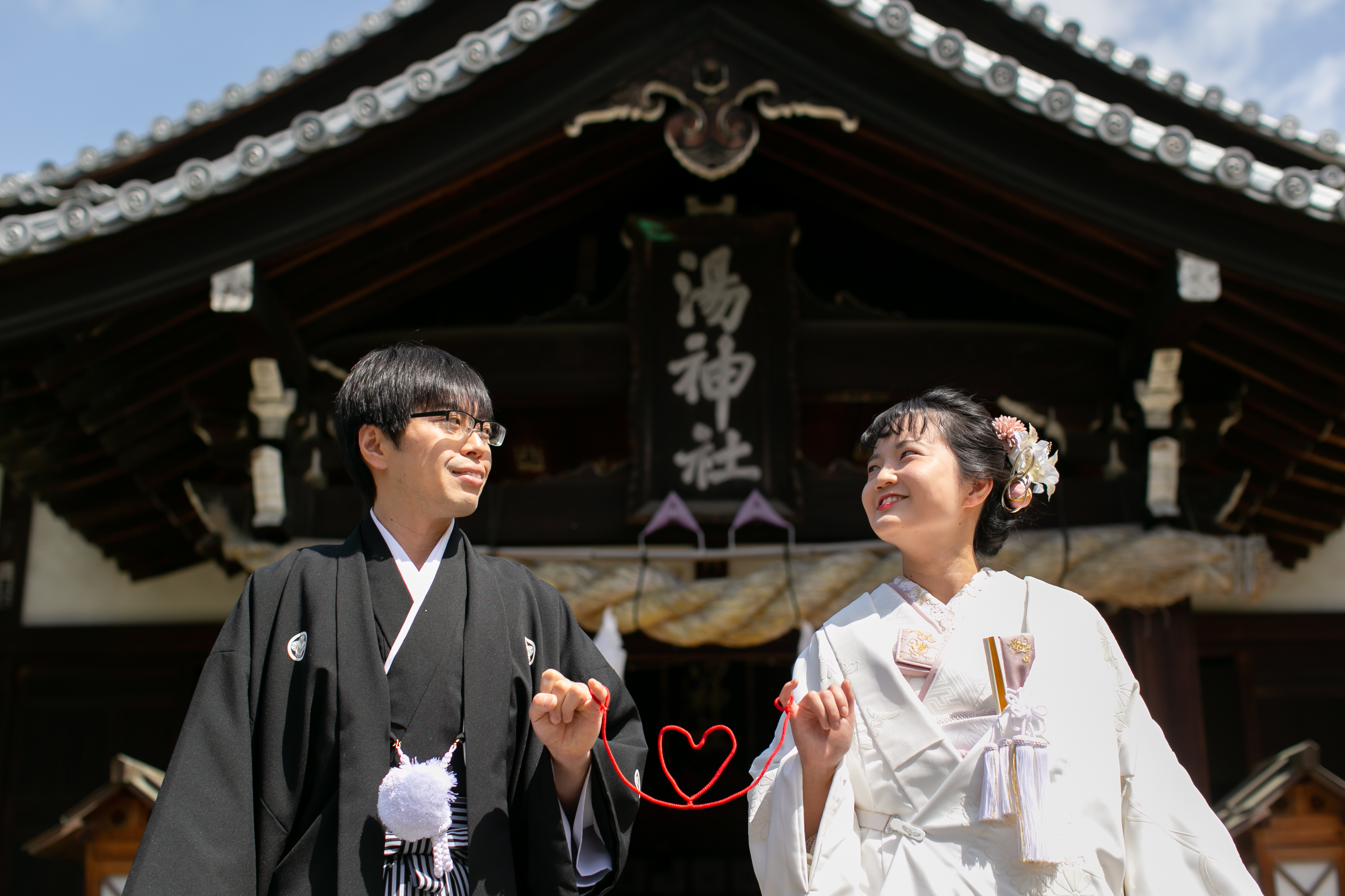 奈良時代から続く歴史ある神社で、温泉にまつわる神話と伝統の中で厳かな神前式を行えます。