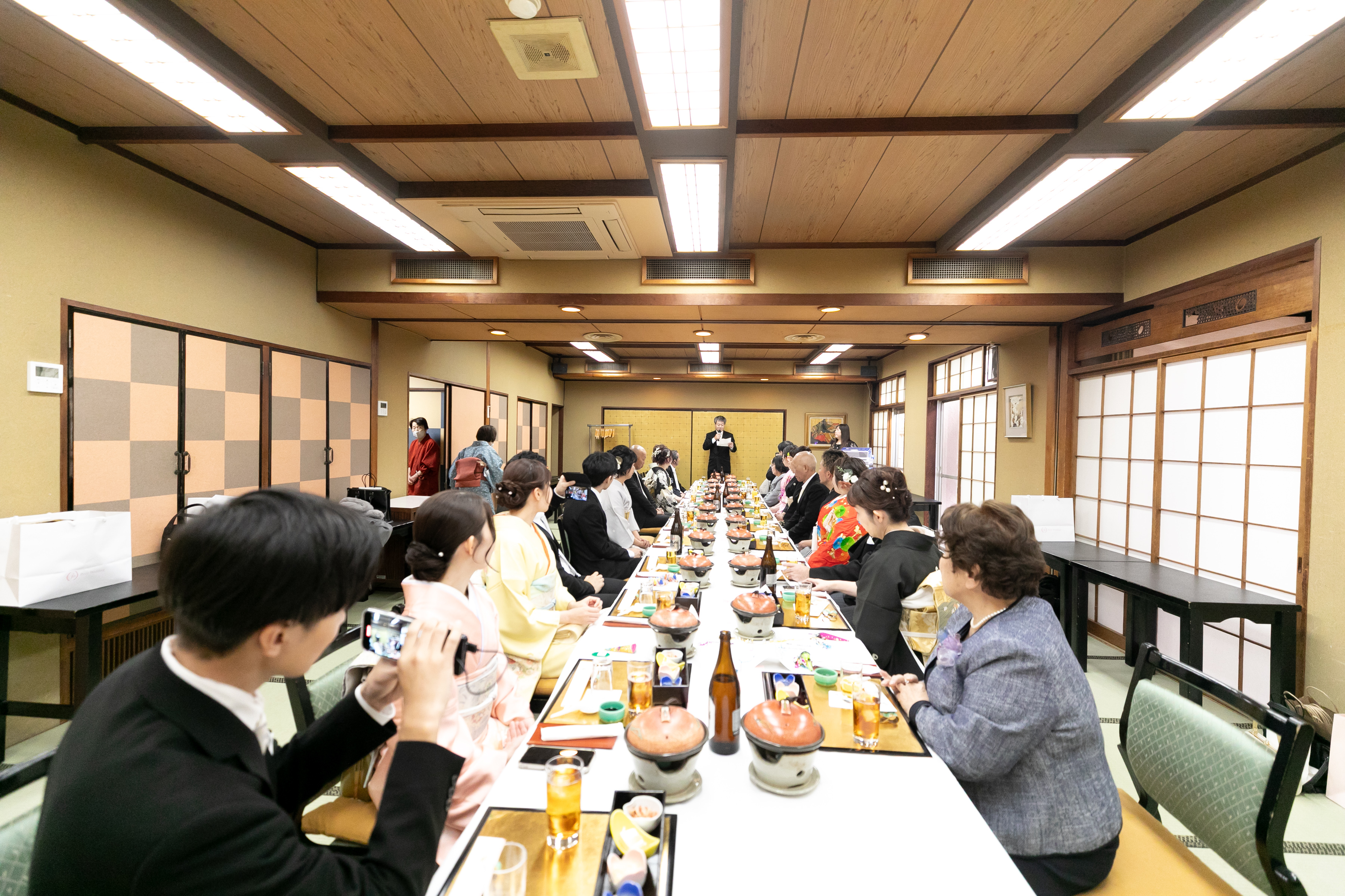 挙式後の会食・パーティー会場の提携先も豊富にご用意しています。 少人数会食から、ご友人をたくさん招いた賑やかなパーティーまで、ご希望のスタイルに合わせたおもてなしが可能です。