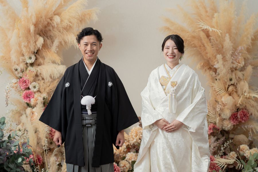 衣装を選ばない、写真のスタジオでシンプルに。