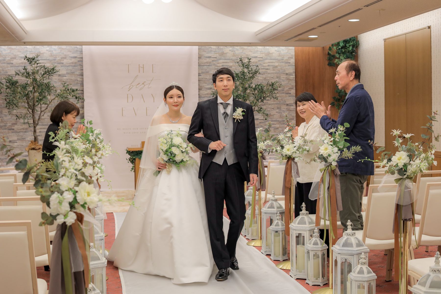 おふたりにぴったりの“結婚式のかたち”を一緒にデザイン ♡ホテルのラグジュアリーな空間で叶えるクラシカルな挙式も、 レストランでのアットホームでもてなすパーティーも♪経験豊富なスタッフがしっかりサポート！会場選びから衣裳・進行・撮影まで、トータルで相談できるので、 初めての準備でも安心しておまかせいただけます♪