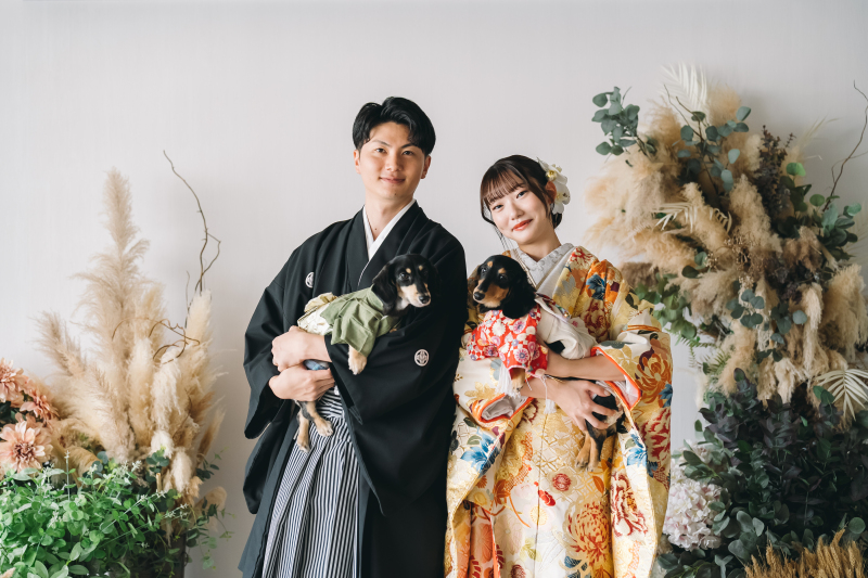 撮影を担当するのは、日本のウェディング業界で新たな価値を生み出してきたラヴィファクトリー。お二人の一瞬を残します。