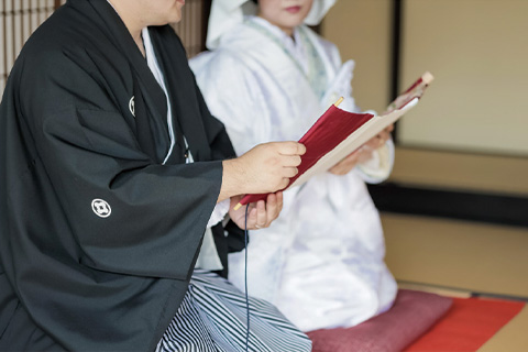 家族やゲストが承認する人前式での挙式スタイル