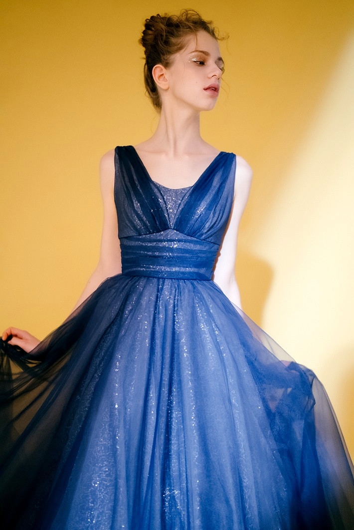 フランス風 ブルー カラードレス 高級刺繍 ベアトップ チュール  