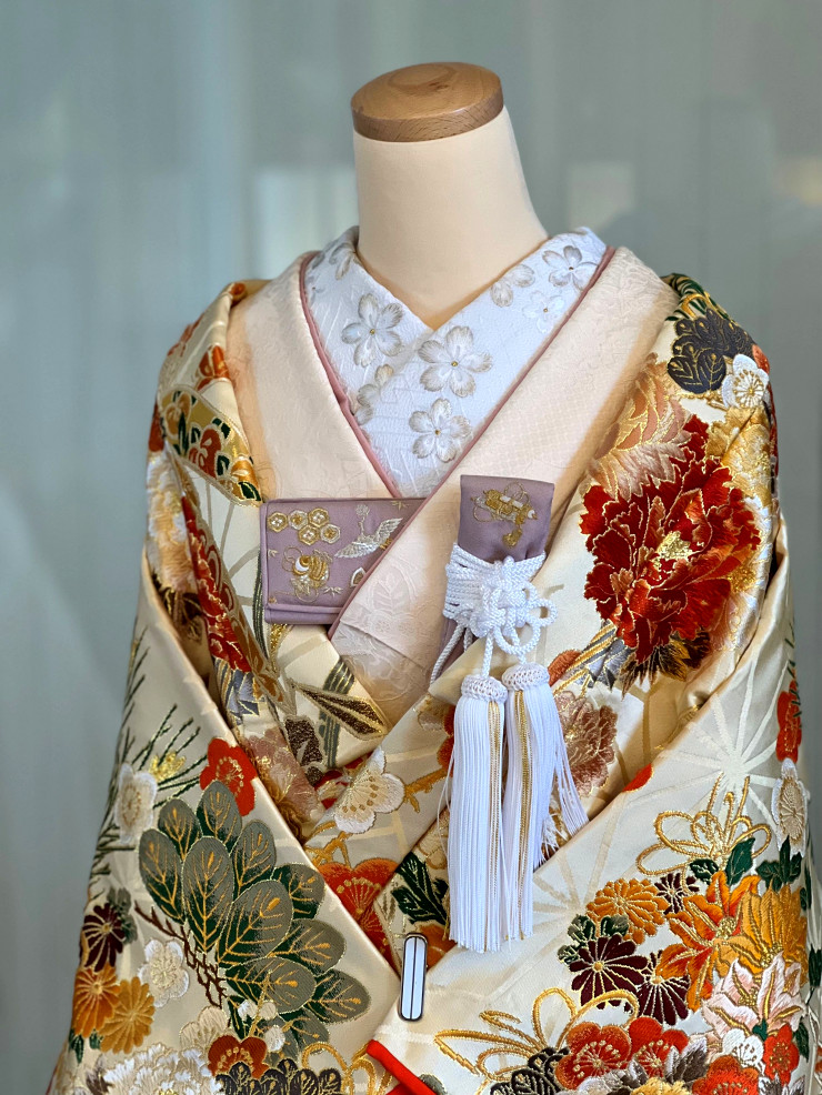 美しいピンクの色打掛 シルク素材 噛みつき 花柄と鶴の刺繍